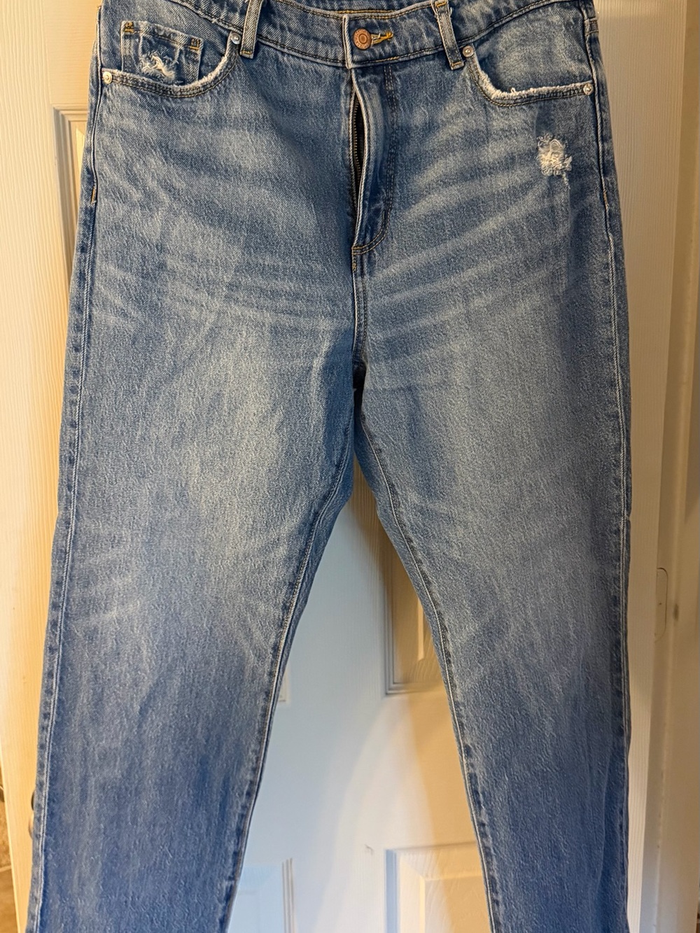 LOFT Women’s Light Wash Distressed High-Rise Jeans